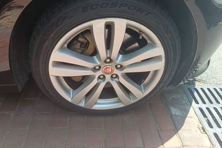 Used Jaguar XJ 2015 XJL 3.0 SC Four-Wheel Drive Luxury Business Edition Right Front Wheel Hub