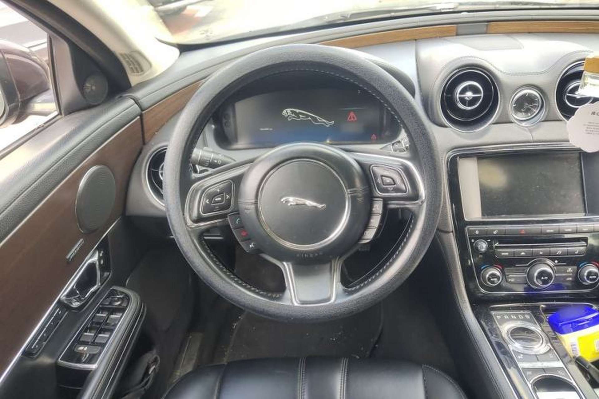 Used Jaguar XJ 2015 XJL 3.0 SC Elegant Business 80th Anniversary Limited Edition Steering Wheel