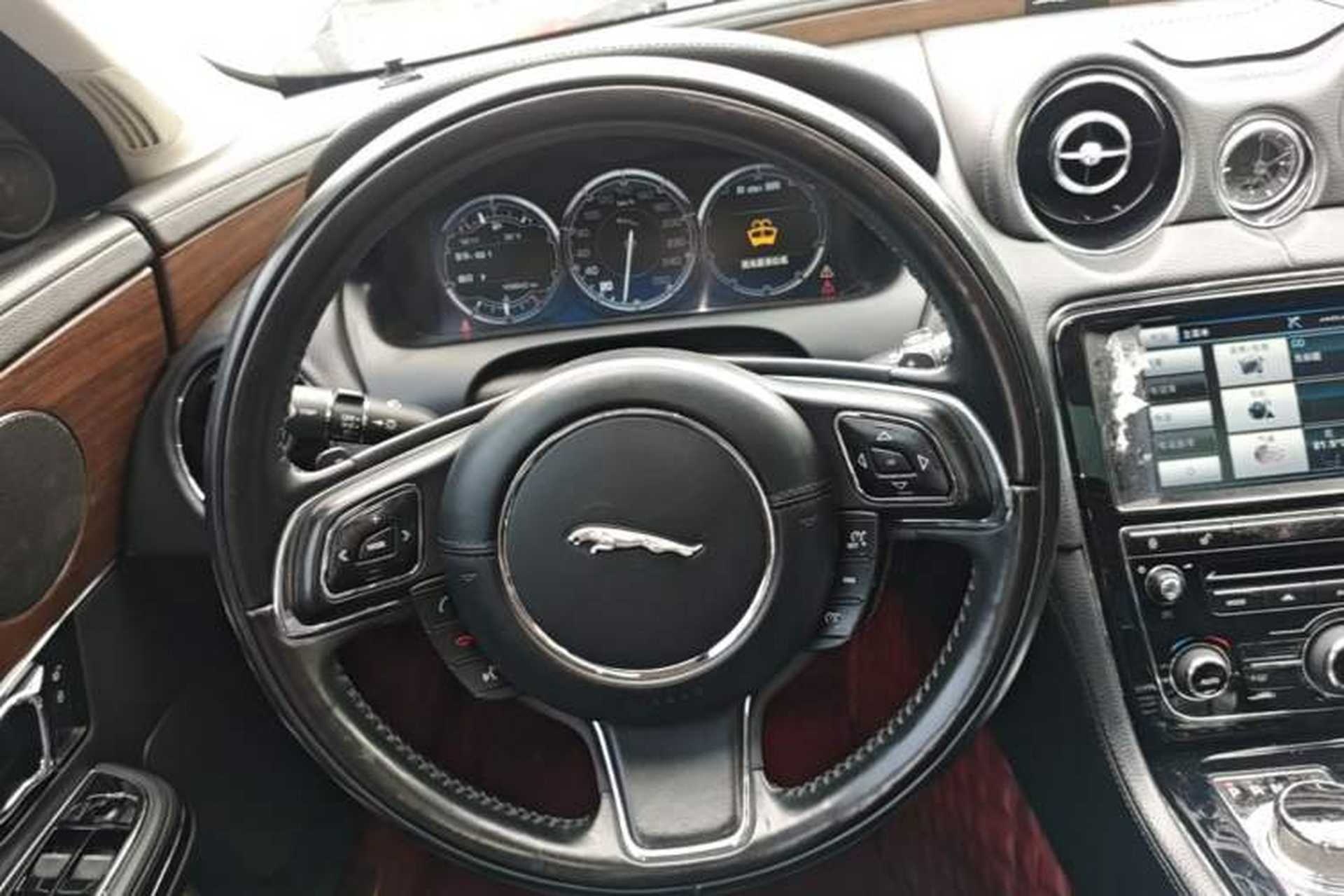 Used Jaguar XJ 2015 XJL 2.0T Two-Wheel-Drive Elegant Business Edition Steering Wheel