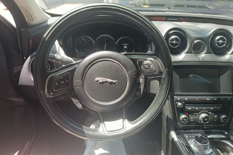 Used Jaguar XJ 2015 XJL 3.0 SC Four-Wheel Drive Luxury Business Edition Steering Wheel