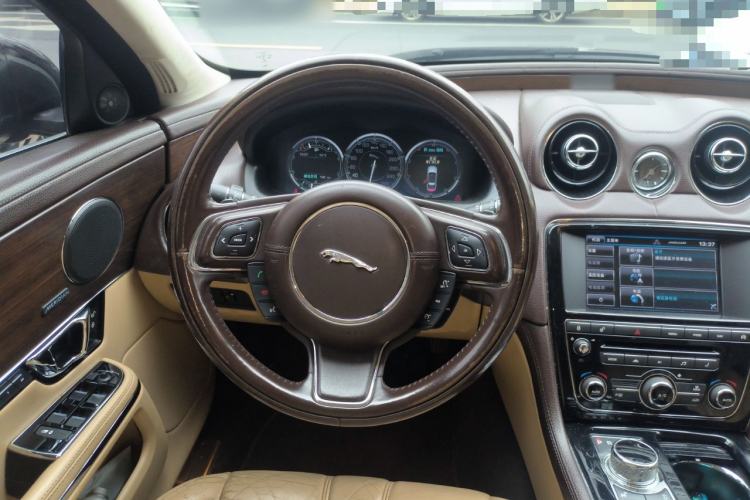 Used Jaguar XJ 2015 XJL 3.0 SC Elegant Business 80th Anniversary Limited Edition Steering Wheel