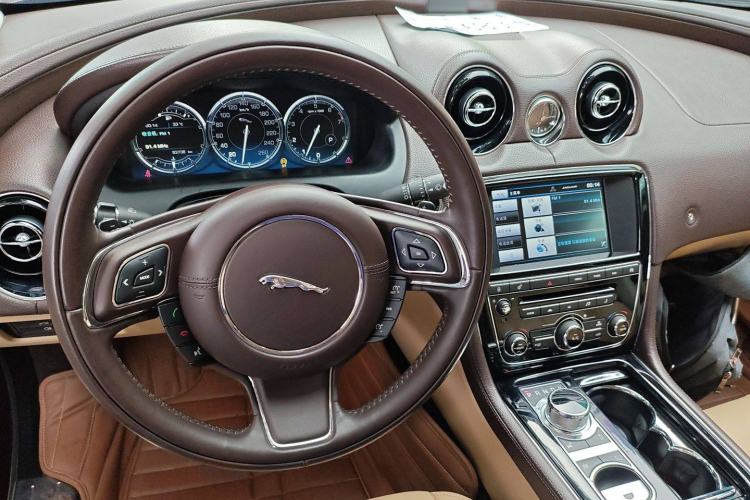 Used Jaguar XJ 2015 XJL 3.0 SC Elegant Business 80th Anniversary Limited Edition Center Console