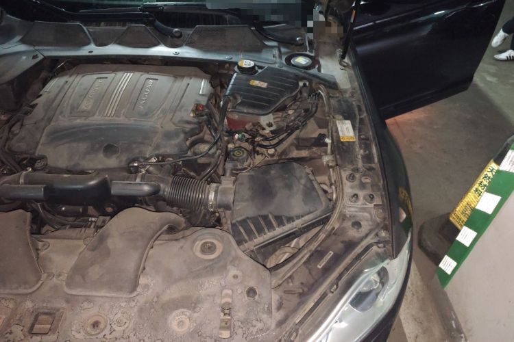 Used Jaguar XJ 2015 XJL 3.0 SC Four-Wheel Drive Panoramic Business Edition Engine Bay Left