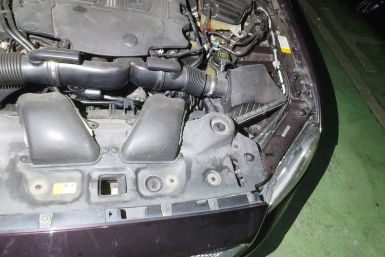 Used Jaguar XJ 2015 XJL 3.0 SC Four-Wheel Drive Panoramic Business Edition Engine Bay Left