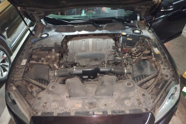 Used Jaguar XJ 2015 XJL 3.0 SC Four-Wheel Drive Panoramic Business Edition Engine Bay