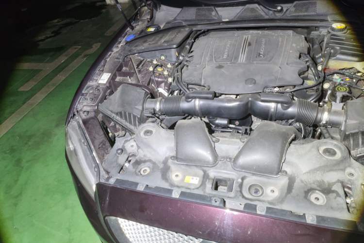 Used Jaguar XJ 2015 XJL 3.0 SC Four-Wheel Drive Panoramic Business Edition Engine Bay Right