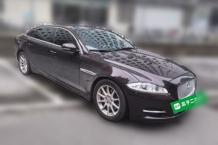 Used Jaguar XJ 2015 XJL 2.0T Two-Wheel-Drive Elegant Business Edition Front Right 45 Deg