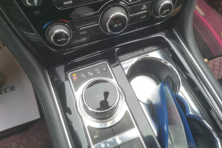 Used Jaguar XJ 2015 XJL 2.0T Two-Wheel-Drive Elegant Business Edition Gear Lever