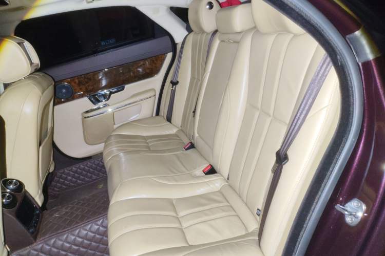 Used Jaguar XJ 2015 XJL 3.0 SC Four-Wheel Drive Panoramic Business Edition Left Rear Seat