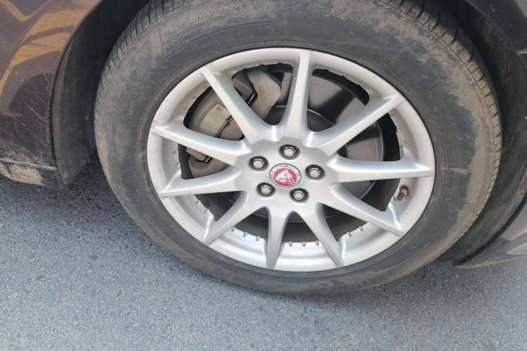 Used Jaguar XJ 2015 XJL 3.0 SC Elegant Business 80th Anniversary Limited Edition Right Front Wheel Hub