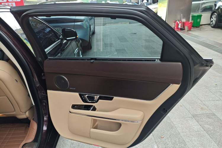 Used Jaguar XJ 2015 XJL 3.0 SC Elegant Business 80th Anniversary Limited Edition Right Rear Door Interior