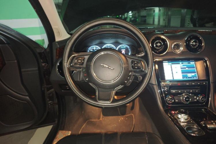 Used Jaguar XJ 2015 XJL 3.0 SC Four-Wheel Drive Panoramic Business Edition Steering Wheel