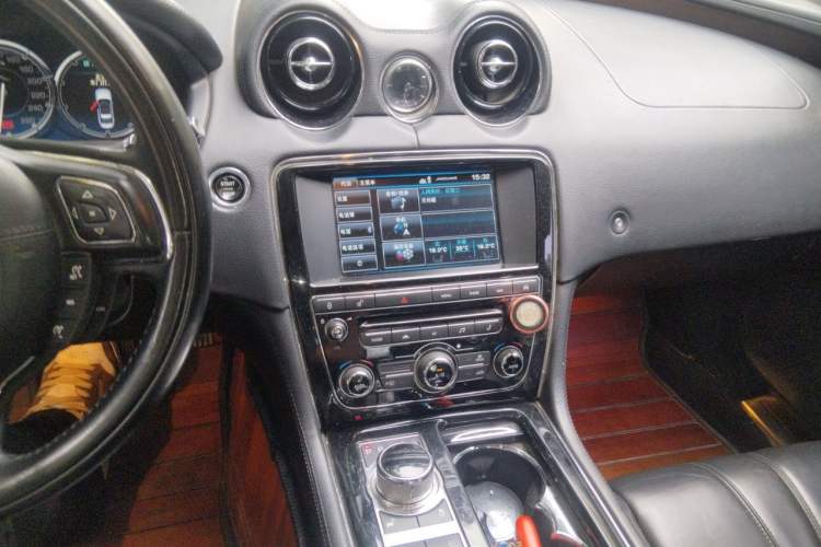 Used Jaguar XJ 2015 XJL 2.0T Elegance Business 80th Anniversary Limited Edition Audio And AC Panel
