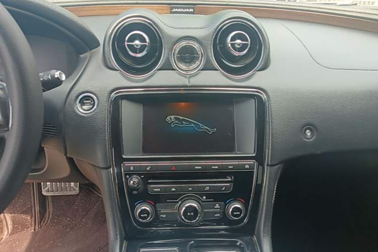 Used Jaguar XJ 2015 XJL 3.0 SC Elegant Business 80th Anniversary Limited Edition Audio And AC Panel