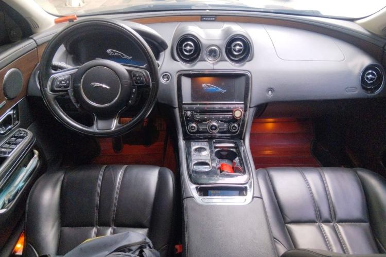 Used Jaguar XJ 2015 XJL 2.0T Elegance Business 80th Anniversary Limited Edition Center Console