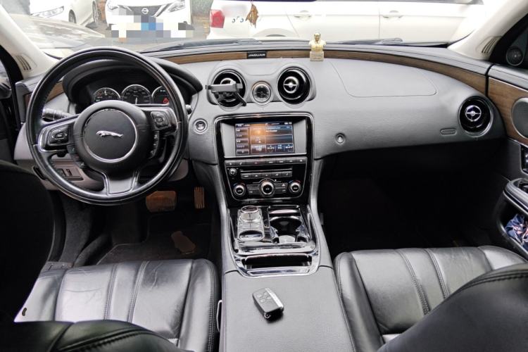 Used Jaguar XJ 2015 XJL 3.0 SC Elegant Business 80th Anniversary Limited Edition Center Console