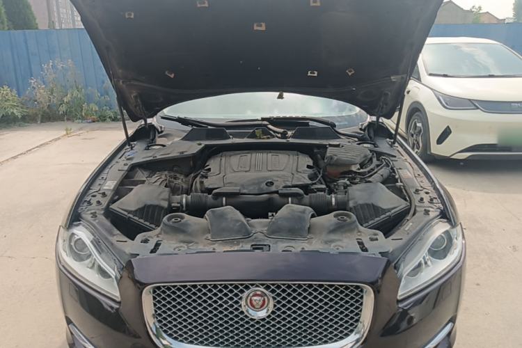 Used Jaguar XJ 2015 XJL 3.0 SC Elegant Business 80th Anniversary Limited Edition Engine Bay