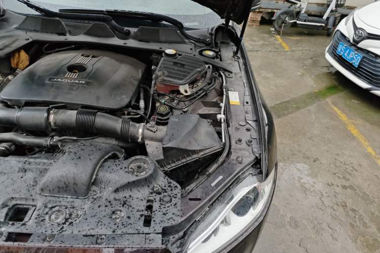 Used Jaguar XJ 2015 XJL 2.0T Elegance Business 80th Anniversary Limited Edition Engine Bay Left