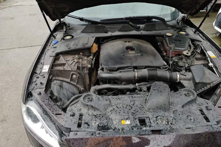 Used Jaguar XJ 2015 XJL 2.0T Elegance Business 80th Anniversary Limited Edition Engine Bay Right