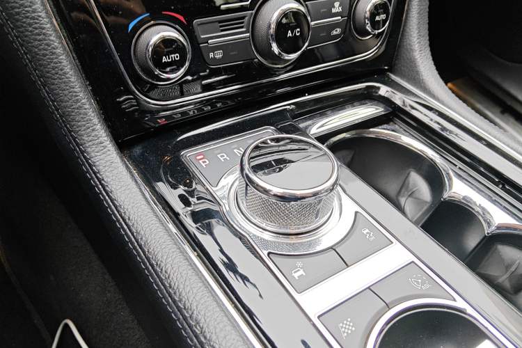 Used Jaguar XJ 2015 XJL 3.0 SC Elegant Business 80th Anniversary Limited Edition Gear Lever
