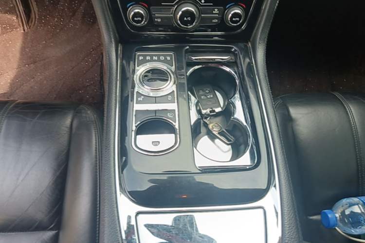 Used Jaguar XJ 2015 XJL 3.0 SC Elegant Business 80th Anniversary Limited Edition Gear Lever