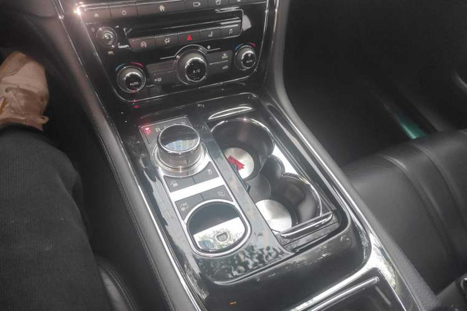 Used Jaguar XJ 2015 XJL 2.0T Two-Wheel Drive Panoramic Business Edition Gear Lever