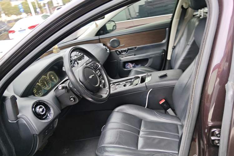 Used Jaguar XJ 2015 XJL 3.0 SC Elegant Business 80th Anniversary Limited Edition Left Front Seat