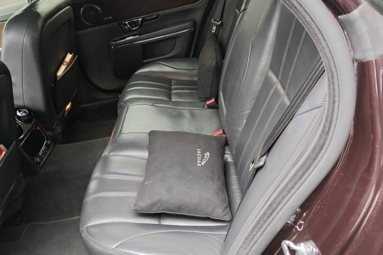 Used Jaguar XJ 2015 XJL 3.0 SC Elegant Business 80th Anniversary Limited Edition Left Rear Seat