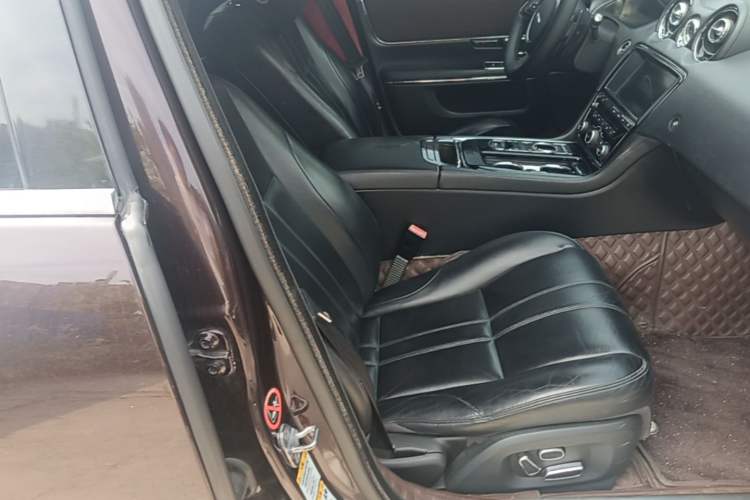 Used Jaguar XJ 2015 XJL 3.0 SC Elegant Business 80th Anniversary Limited Edition Right Front Seat