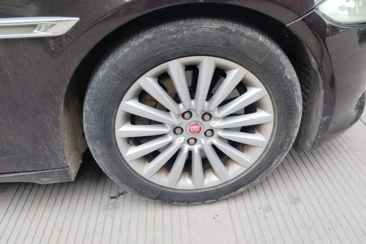 Used Jaguar XJ 2015 XJL 2.0T Elegance Business 80th Anniversary Limited Edition Right Front Wheel Hub