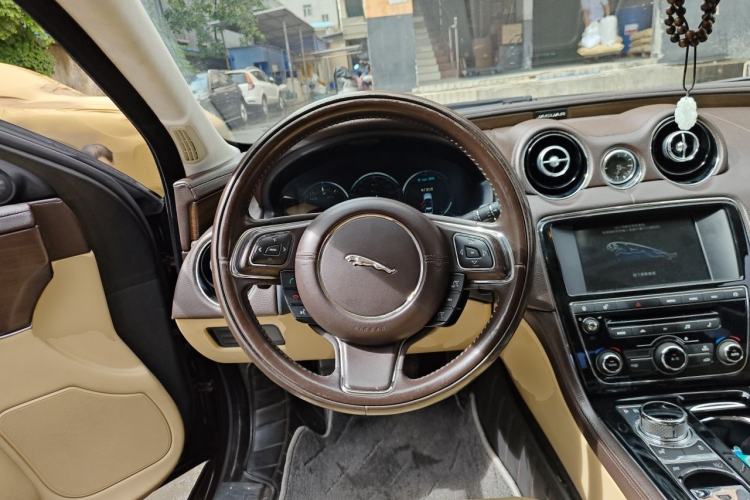 Used Jaguar XJ 2015 XJL 2.0T Elegance Business 80th Anniversary Limited Edition Steering Wheel