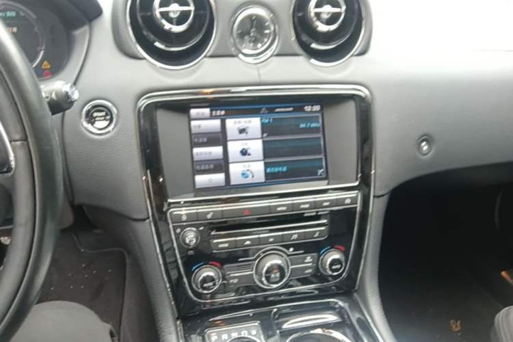 Used Jaguar XJ 2015 XJL 3.0 SC Elegant Business 80th Anniversary Limited Edition Audio And AC Panel