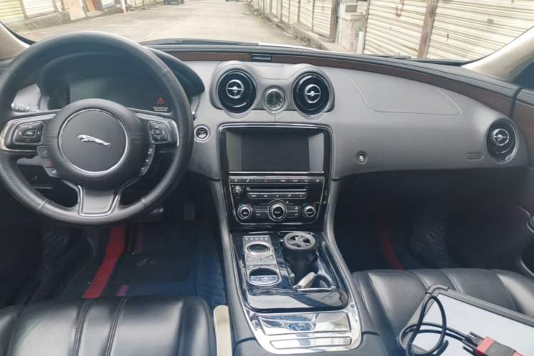 Used Jaguar XJ 2015 XJL 2.0T Elegance Business 80th Anniversary Limited Edition Audio And AC Panel