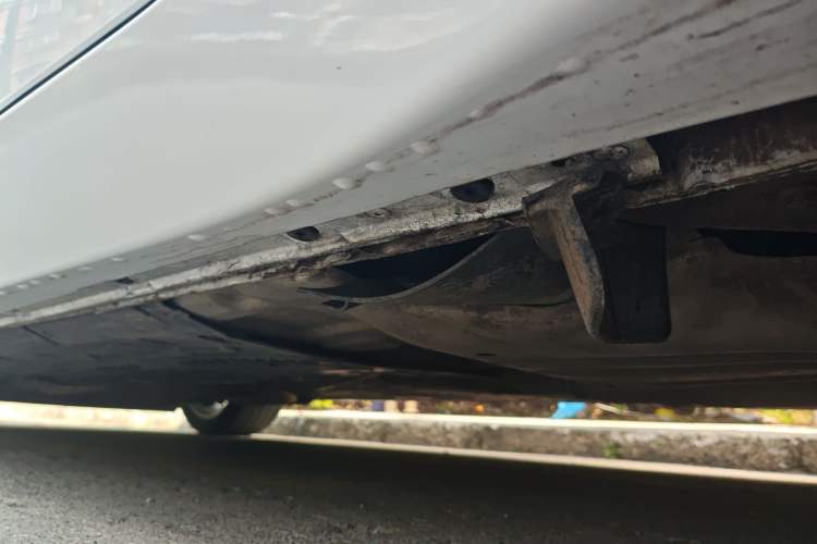 Used Jaguar XJ 2015 XJL 3.0 SC Four-Wheel Drive Panoramic Business Edition Chassis Rear Left