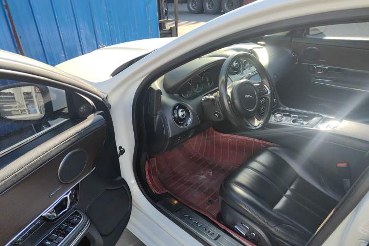Used Jaguar XJ 2015 XJL 2.0T Elegance Business 80th Anniversary Limited Edition Driver Seat