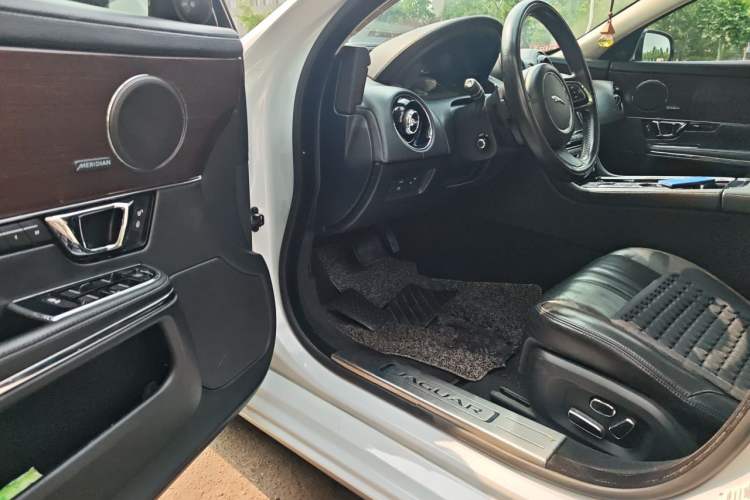 Used Jaguar XJ 2015 XJL 3.0 SC Elegant Business 80th Anniversary Limited Edition Driver Seat