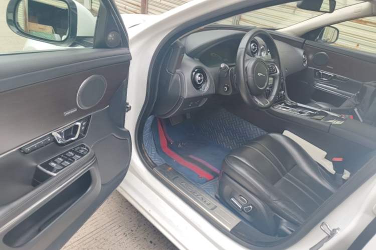 Used Jaguar XJ 2015 XJL 2.0T Elegance Business 80th Anniversary Limited Edition Driver Seat
