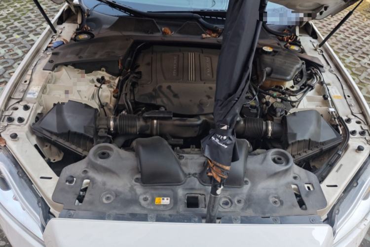 Used Jaguar XJ 2015 XJL 3.0 SC Elegant Business 80th Anniversary Limited Edition Engine Bay