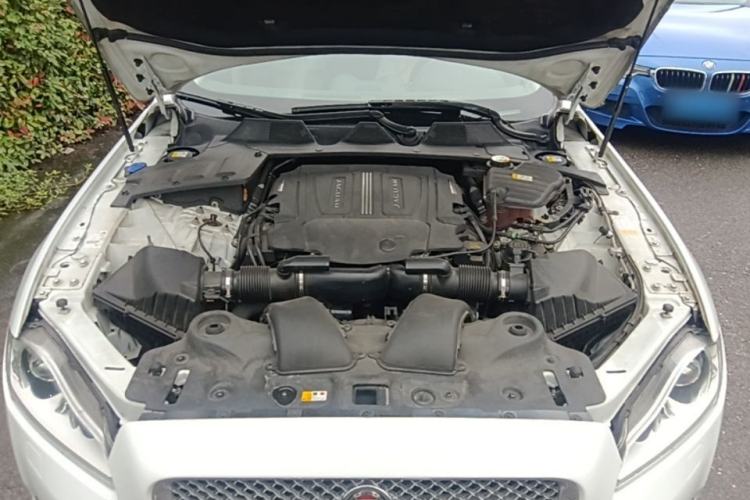 Used Jaguar XJ 2015 XJL 3.0 SC Elegant Business 80th Anniversary Limited Edition Engine Bay