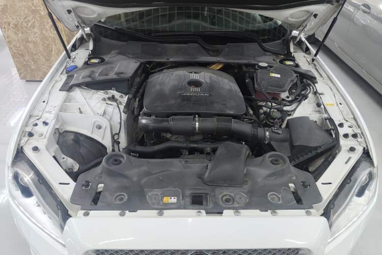 Used Jaguar XJ 2015 XJL 2.0T Elegance Business 80th Anniversary Limited Edition Engine Bay