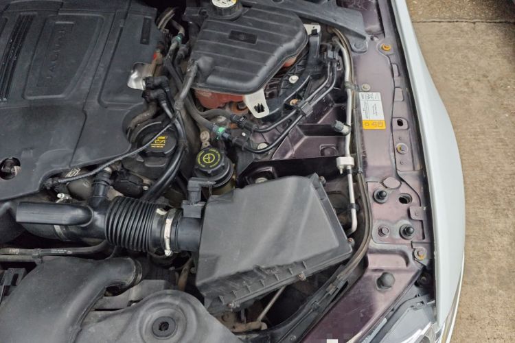 Used Jaguar XJ 2015 XJL 3.0 SC Four-Wheel Drive Panoramic Business Edition Engine Bay Left