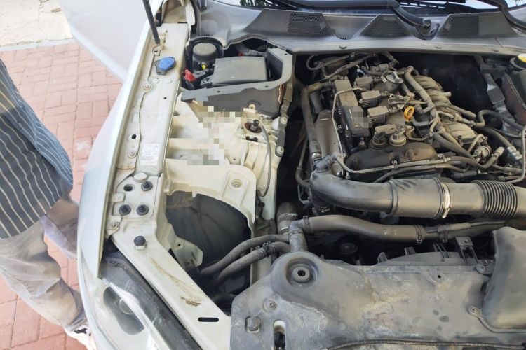 Used Jaguar XJ 2015 XJL 2.0T Two-Wheel-Drive Elegant Business Edition Engine Bay Right