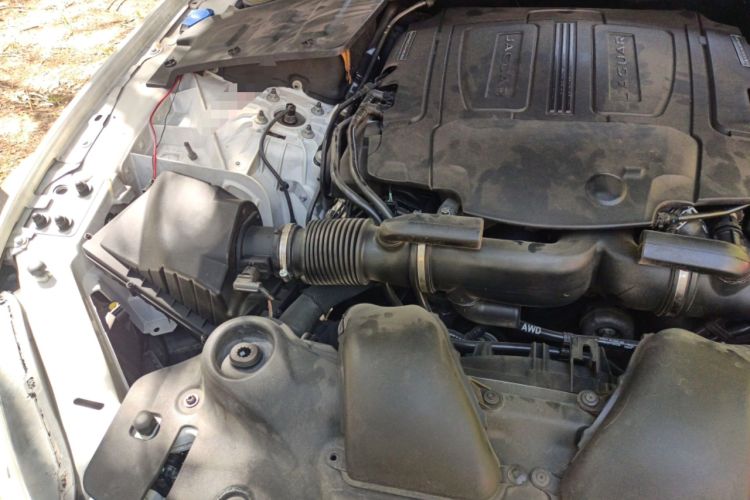 Used Jaguar XJ 2015 XJL 3.0 SC Four-Wheel Drive Luxury Business Edition Engine Bay Right
