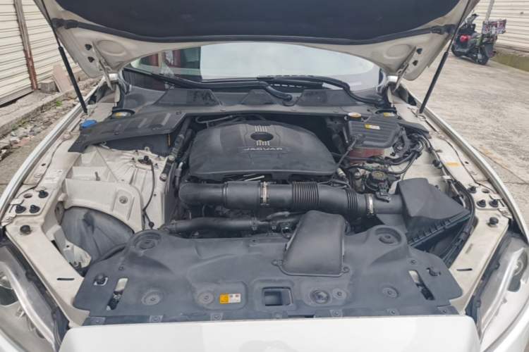 Used Jaguar XJ 2015 XJL 2.0T Elegance Business 80th Anniversary Limited Edition Engine Bay