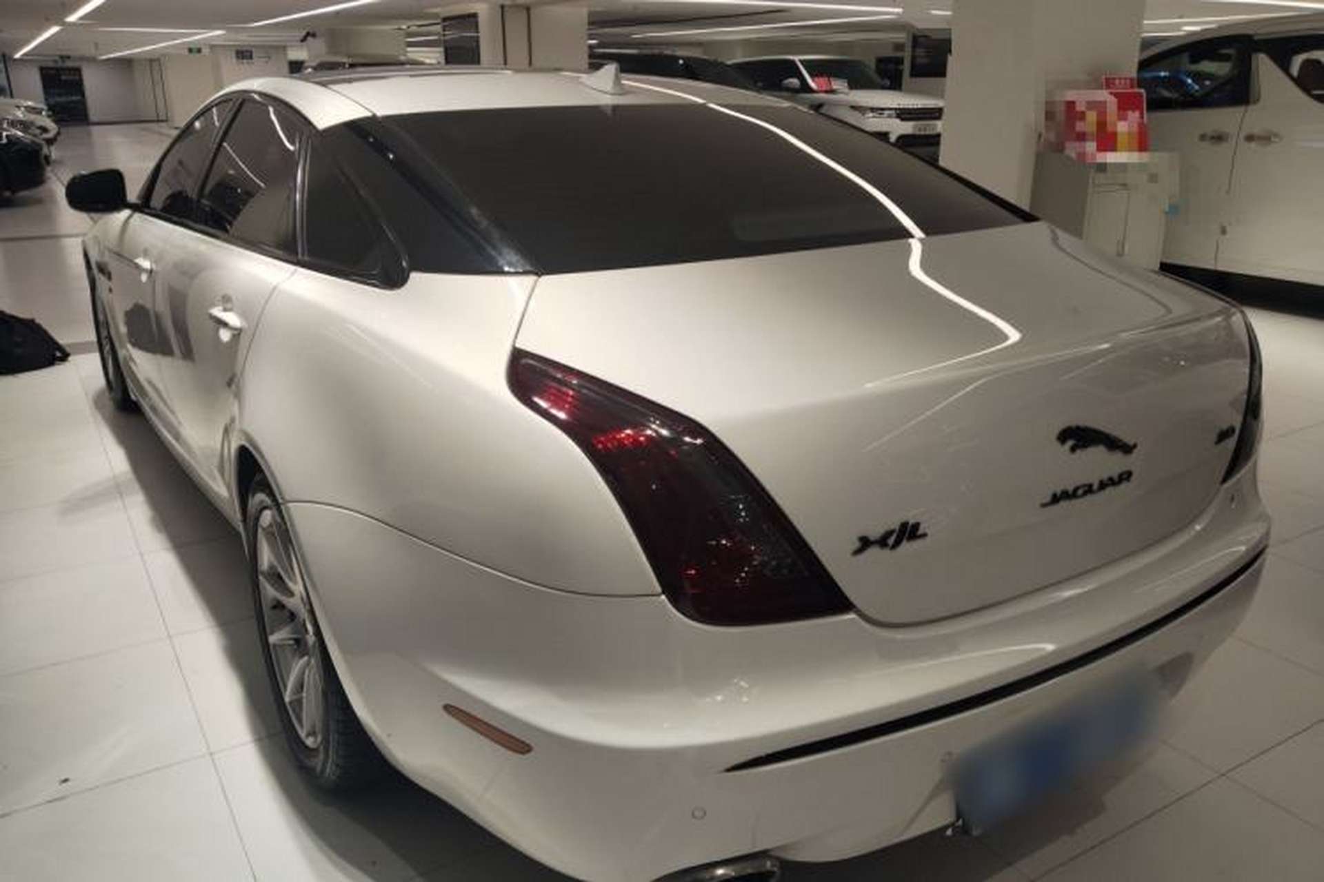 Used Jaguar XJ 2015 XJL 3.0 SC Two-Wheel-Drive Panoramic Business Edition Exterior 2