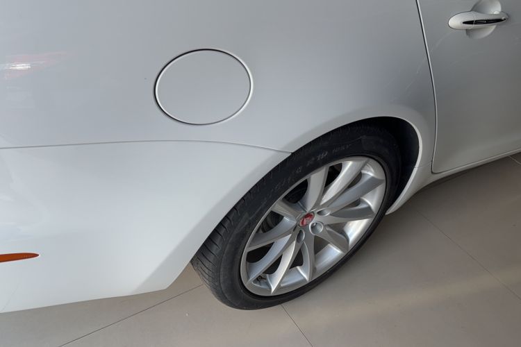 Used Jaguar XJ 2015 XJL 3.0 SC Four-Wheel Drive Panoramic Business Edition Exterior 3