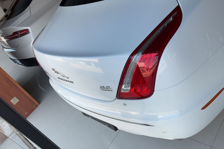 Used Jaguar XJ 2015 XJL 3.0 SC Four-Wheel Drive Panoramic Business Edition Exterior 4