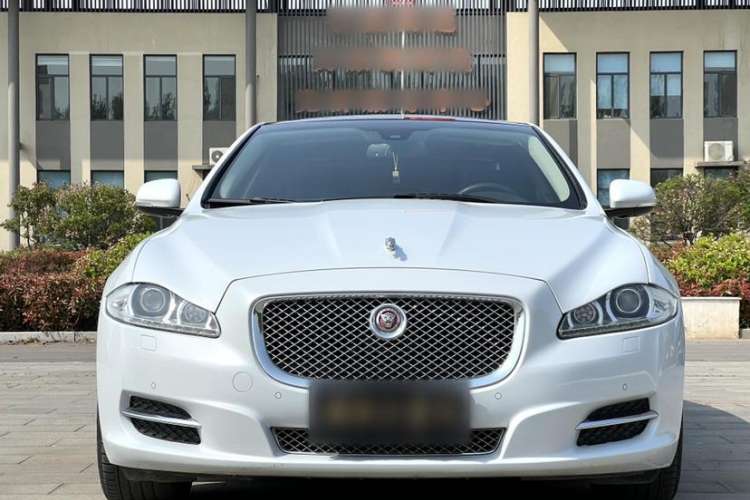 Used Jaguar XJ 2015 XJL 3.0 SC Elegant Business 80th Anniversary Limited Edition Exterior 4