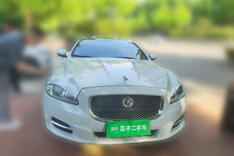 Used Jaguar XJ 2015 XJL 2.0T Two-Wheel-Drive Elegant Business Edition Front