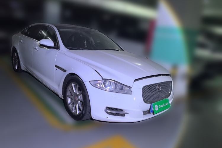 Used Jaguar XJ 2015 XJL 2.0T Two-Wheel-Drive Elegant Business Edition Front Right 45 Deg